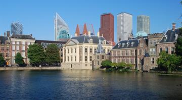 The Hague will ban street ads for fossil fuels from January The Hague will ban street ads for fossil fuels from January