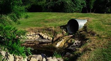 ‘Citizen scientists’ to check UK rivers for sewage and pollution ‘Citizen scientists’ to check UK rivers for sewage and pollution