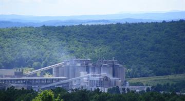 Developing nations' booming cement demand may drive up CO2 emissions, research group says