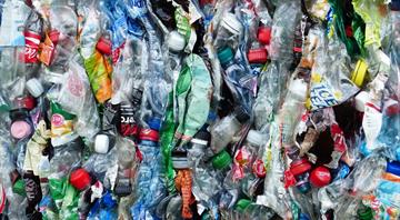 Thailand bans imports of plastic waste to curb toxic pollution Thailand bans imports of plastic waste to curb toxic pollution
