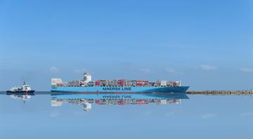 UN shipping agency strikes deal on fuel emissions, CO2 fees