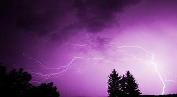 Climate crisis will increase frequency of lightning-sparked wildfires, study finds