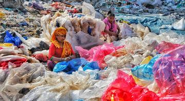 UK plastic waste exports to developing countries rose 84% in a year, data shows