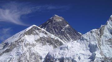 Scientists explain Mount Everest's anomalous growth Scientists explain Mount Everest's anomalous growth