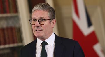 Britain submits plans to hit emissions-cutting target Britain submits plans to hit emissions-cutting target