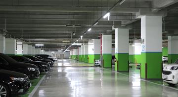 Parisians vote in favour of tripling parking costs for SUVs