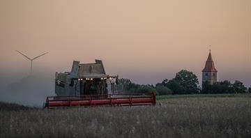 US to fund lower-emission fertilizer with eye to greener ethanol