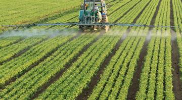 Extreme weather costs EU farmers 28 billion euros a year, EU says