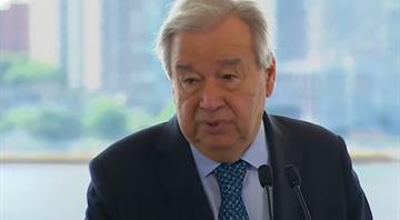 World on brink of climate breakthrough as fossil fuels ‘run out of road’, UN chief says