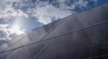 EU wind and solar growth displaces fossil fuel generation, report says EU wind and solar growth displaces fossil fuel generation, report says