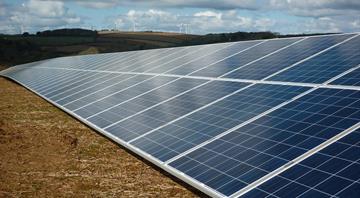 Spanish households save €10 a month thanks to renewables expansion, report finds Spanish households save €10 a month thanks to renewables expansion, report finds