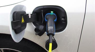 Plug-in hybrids use three times more fuel than manufacturers claim, analysis finds