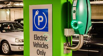 In another climate retreat, Canada scraps EV sales mandate