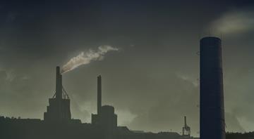 Japan's greenhouse gas emissions fell to record low in FY2024