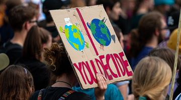 Europeans’ ‘psychological bias’ to climate change risks slowing down progress, warns study